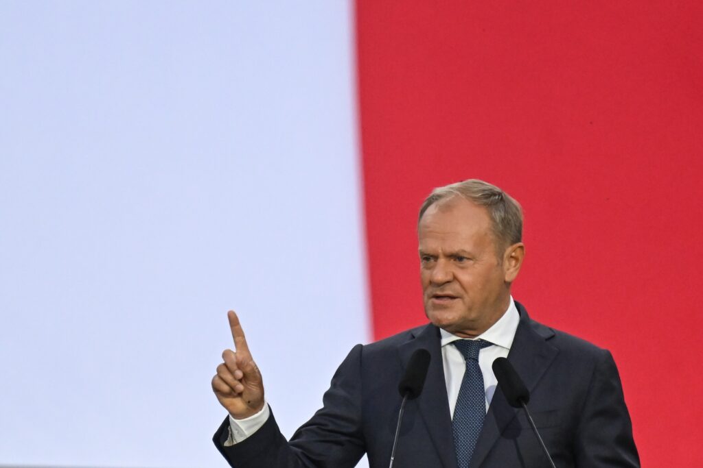 Fitch cuts Poland’s fiscal outlook amid defense spending binge and political stalemate