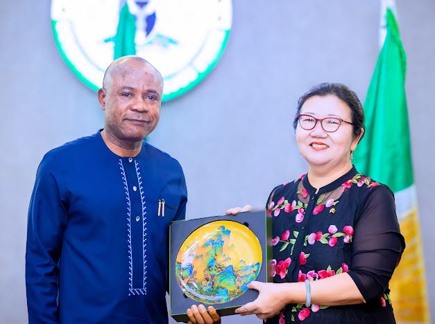 Chinese envoy and Mbah